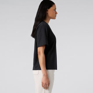 AS Colour Wo's Box Tee 4030 - model side